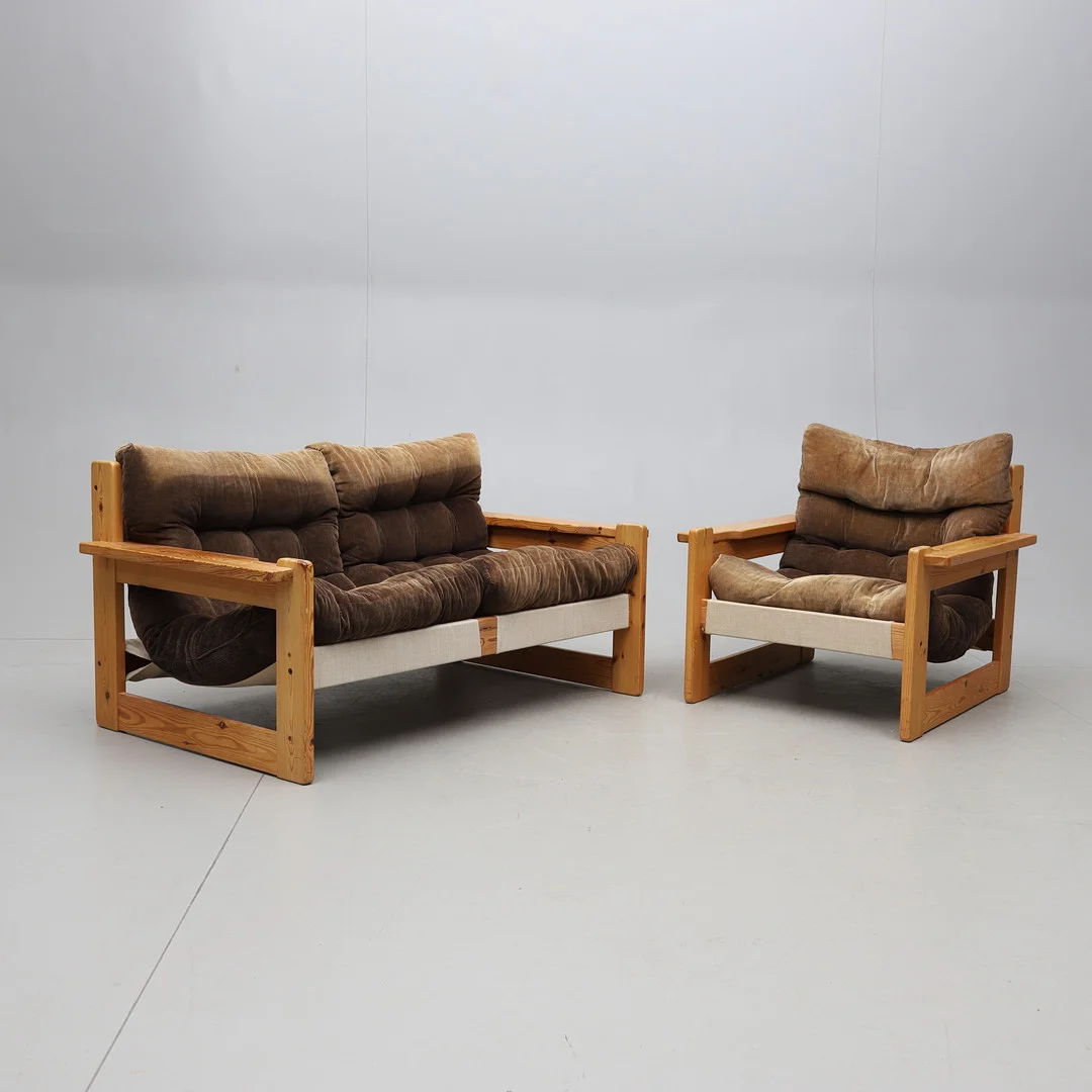 SOFFA & FÅTÖLJ, furu, 1970-tal. — Sofas & Seatings — Gomér & Andersson Norrköping