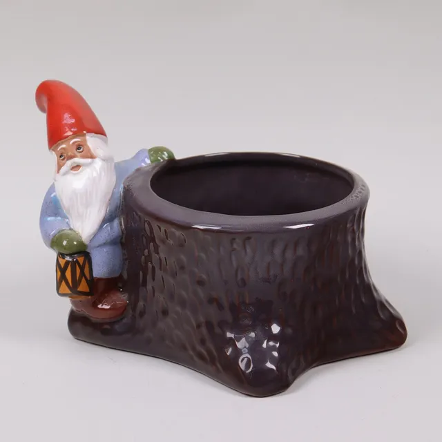ROLF BERG. Torshälla, ytterfoder med tomte.