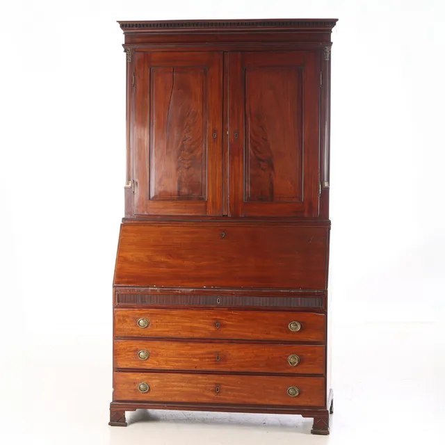 Empire chatol of mahogany, 19th century.