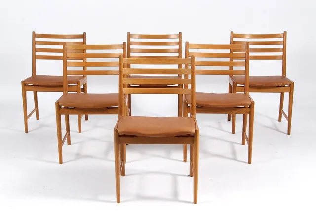 Kai Lyngfeldt Larsen. Six chairs, oak and leather (6)