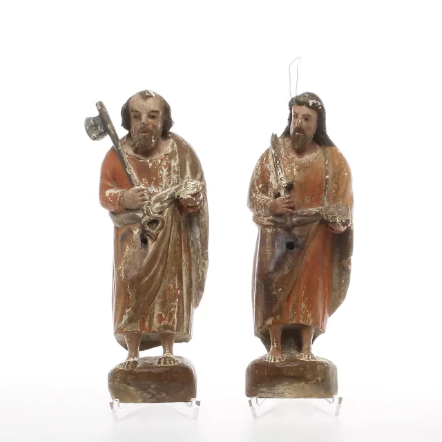 RELIGIÖSA DEKORELEMENT, skuret och bemålat trä. trol. 1800-tal.