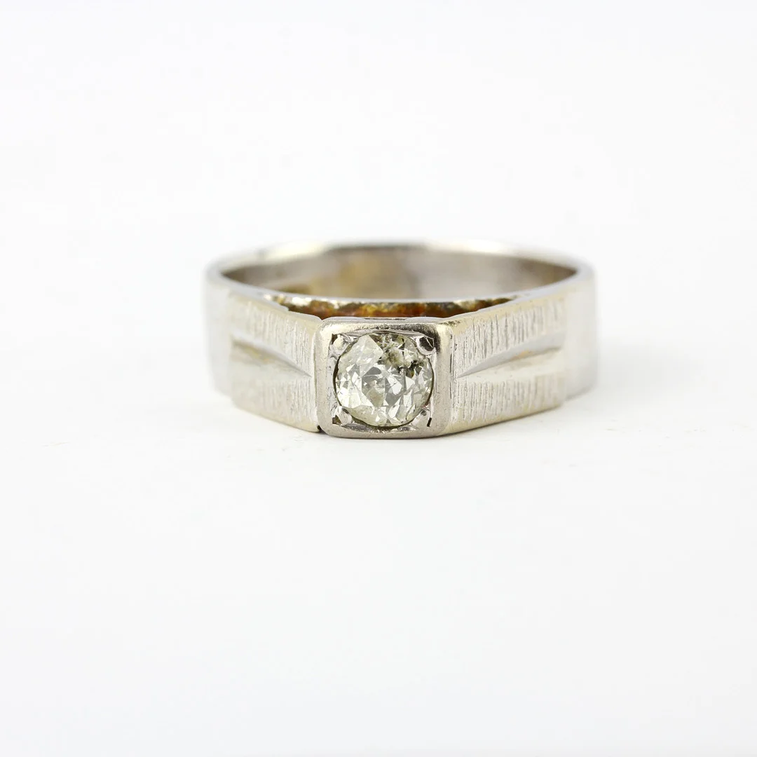 18CT WHITE GOLD RING SET WITH AN OLD CUT DIAMOND. — Rings — Chalkwell Auctions