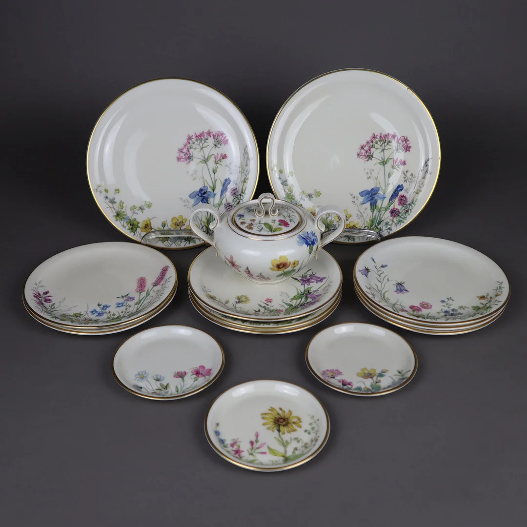 --RESTSERVICE - 14-tlg., Porzellanmanufaktur Krautheim, Dekor Wiesengrund & Bergeshöhn. — European — Auktionshaus Blank