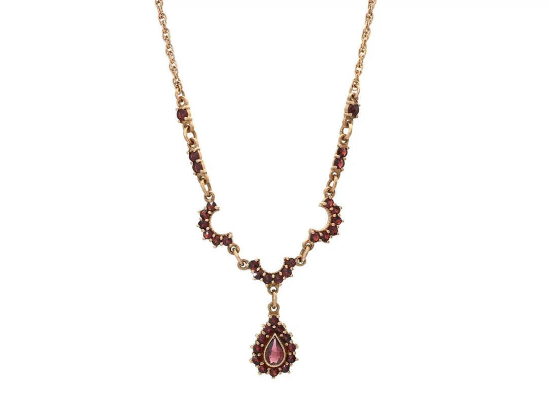COLLIER, förgyllt silver, granater, längd 42 cm, vikt 6,5 g. — Smycken/Collier — Kaplans