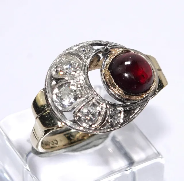 Ring antik 585 Gold Altschliff Diamanten und Granat.