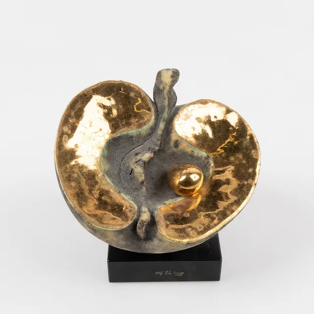 ALF EKBERG (1945-2016). Skulptur, keramik på träsockel.