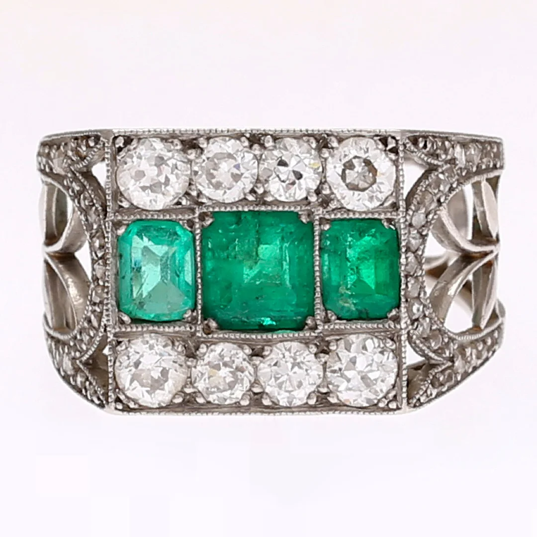Art Deco diamonds and emeralds ring, circa 1925. — Rings — Balclis