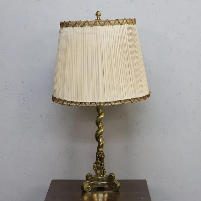 BORDLAMPA, mässing, barockstil.