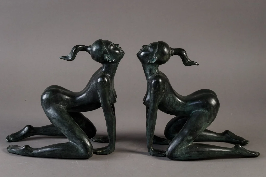 Bronze bogstøtter. Nøgne kvinder (2) — Paintings and sculptures/Sculptures — Lauritz