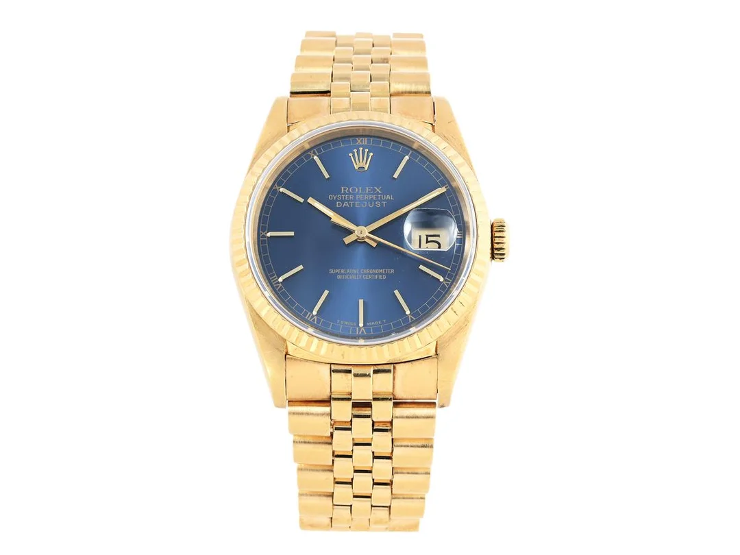 ROLEX, Oyster Perpetual, Datejust (T Swiss Made T), Chronometer, Ref nr. 16238, Serie nr. L799915, Cal 3135, Verk nr. 5393126, Boett nr. 16200, herrur, 36 mm, 18K guld, automatisk, safirglas (nagg), datum, Jubileelänk, viklås, Ref nr. 8386-M9/49 B, totalvikt 137,0 gram, cert, mars 1991, box (ej komplett). — Klockor/Rolex — Kaplans