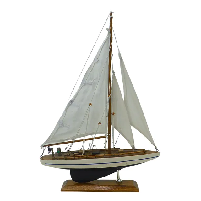 HOLZMODELL SEGELYACHT MIT STANDFUSS.
