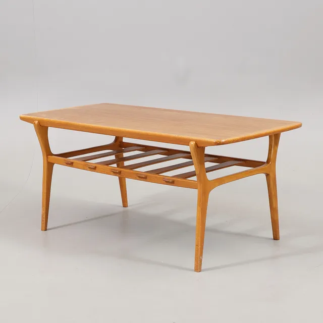 SOFFBORD med tidningshylla, teak, 1950/1960-tal.