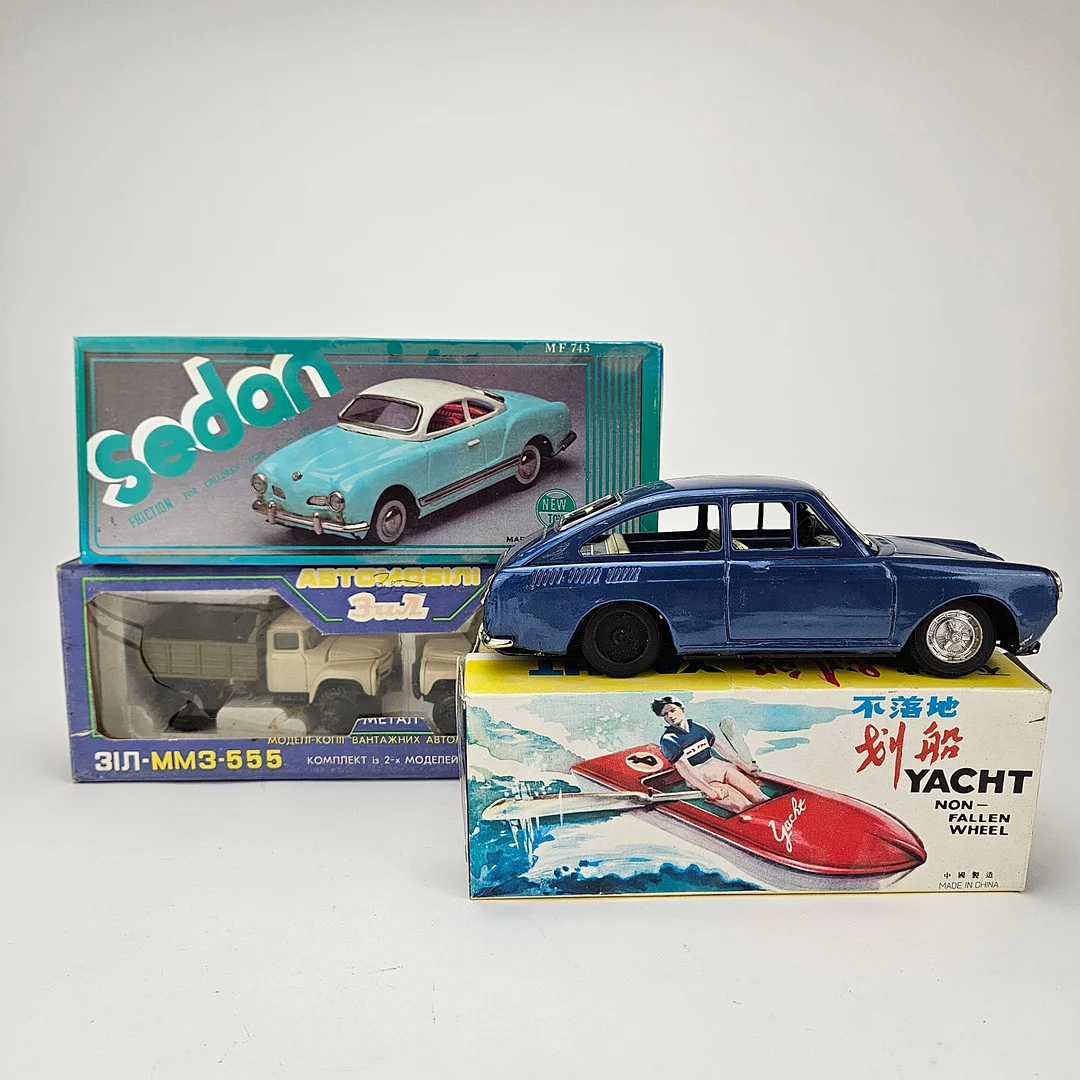 LEKSAKER, 4 delar, Kina, Japan och Ryssland. — Model cars — Auktionshuset Thörner & Ek