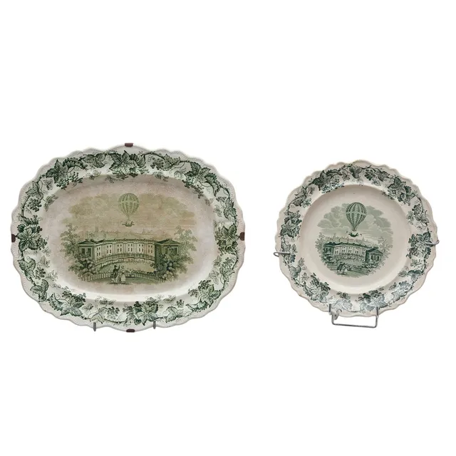Set of 13 dishes and 7 server plates in printed earthenware in the style of Cartuja of Seville, first half of the 20th cCntury.