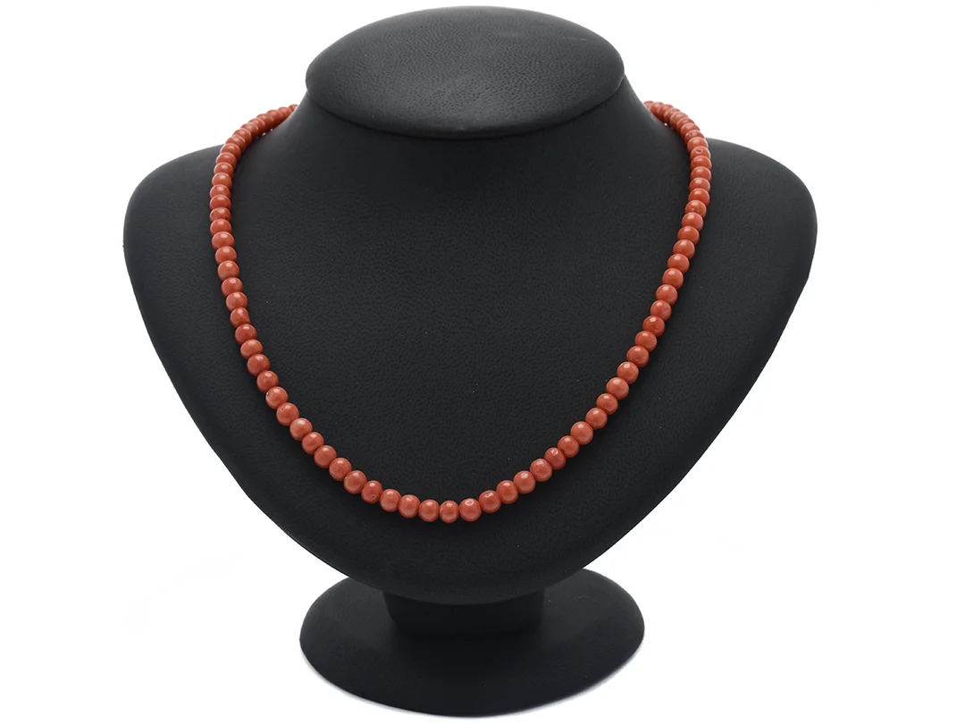 COLLIER, korall, kulor, ca 5,5 mm, längd 46 cm. — Smycken/Collier — Kaplans