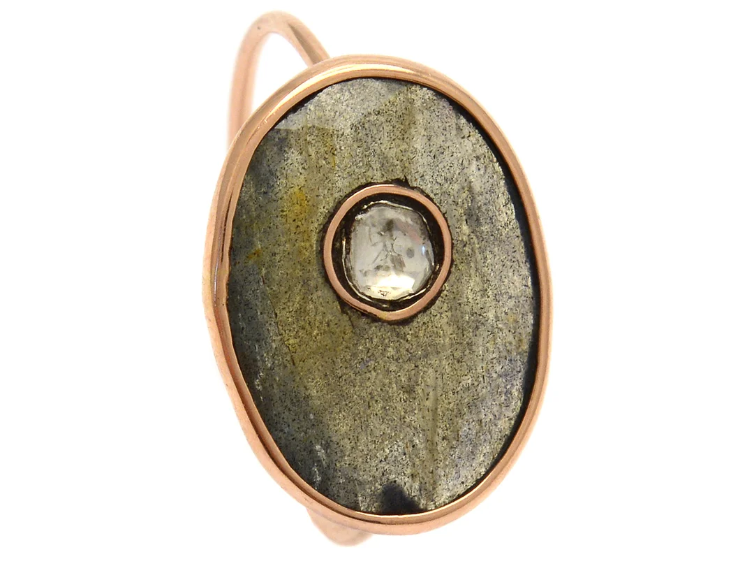RING, 14K guld, labradorit, enkelslipad diamant, stl 17,25 mm+, vikt 2,2 g. — Smycken/Ring — Kaplans