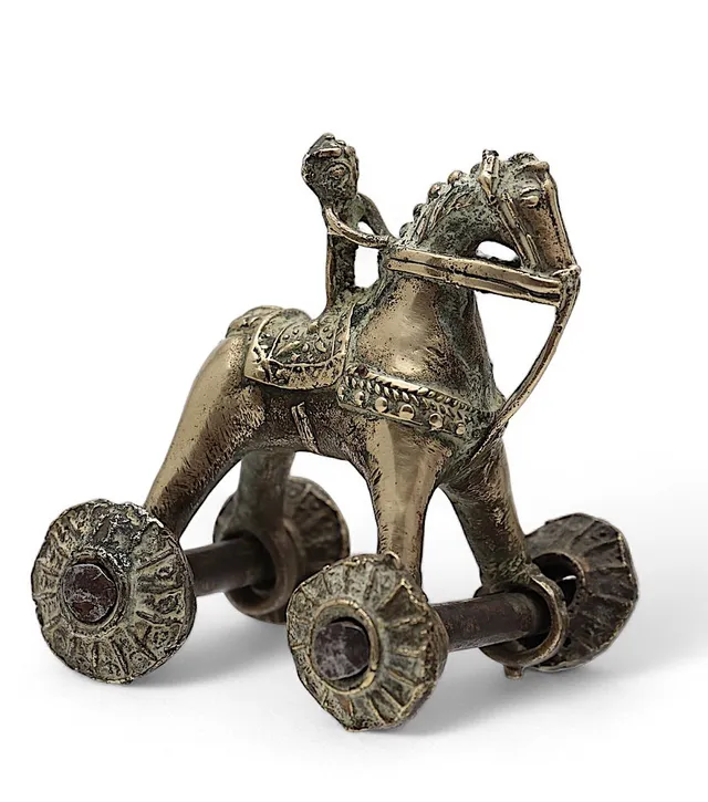 Indian toy horse in brass, 20th Century.