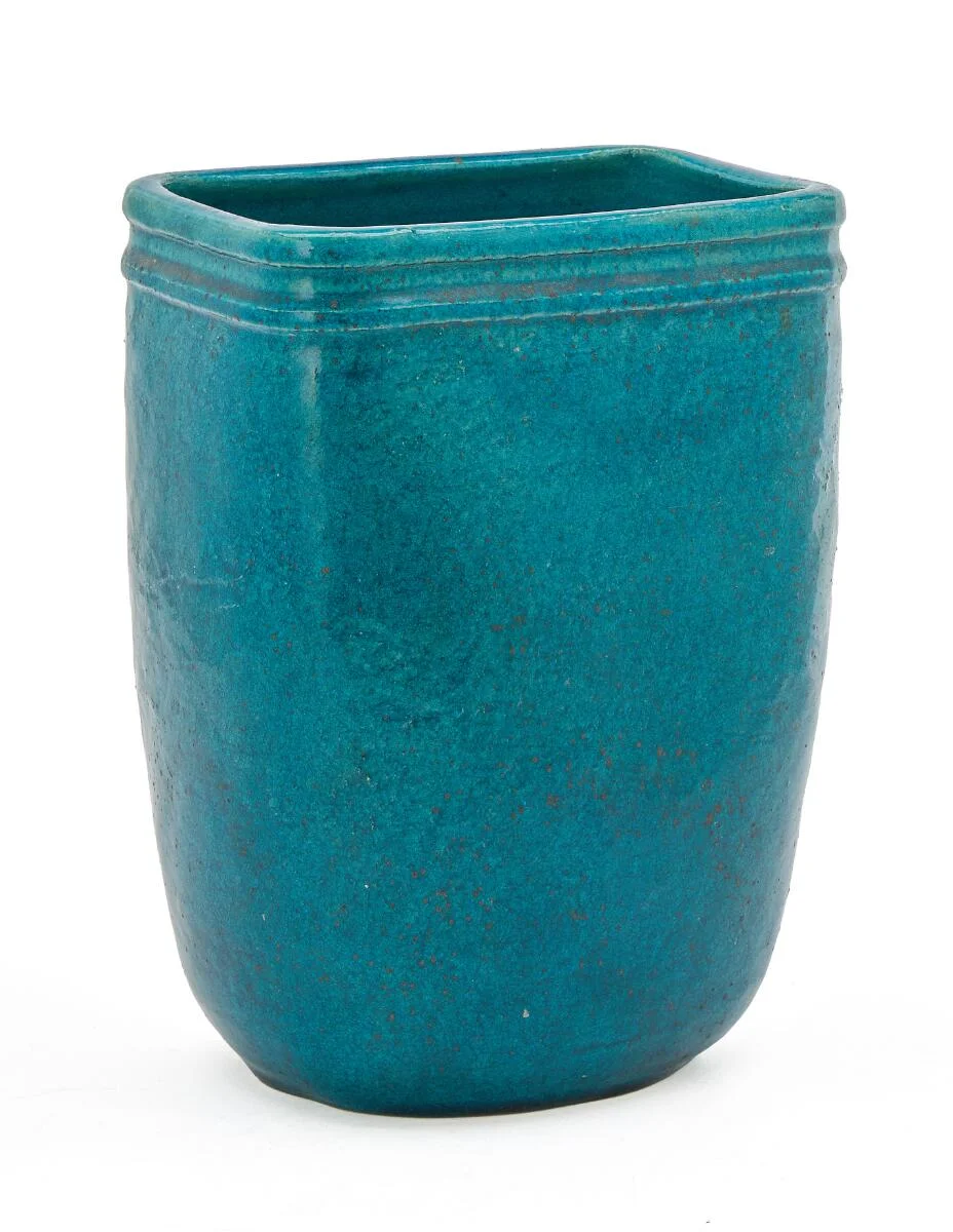 Rectangular stoneware vase decorated with turquoise-blue glaze. Signed Nils, HAK, Danmark. Manufactured by Kähler. H. 23 cm. W. 17 cm. D. 12 cm. — Modern Decorative Art — Bruun Rasmussen