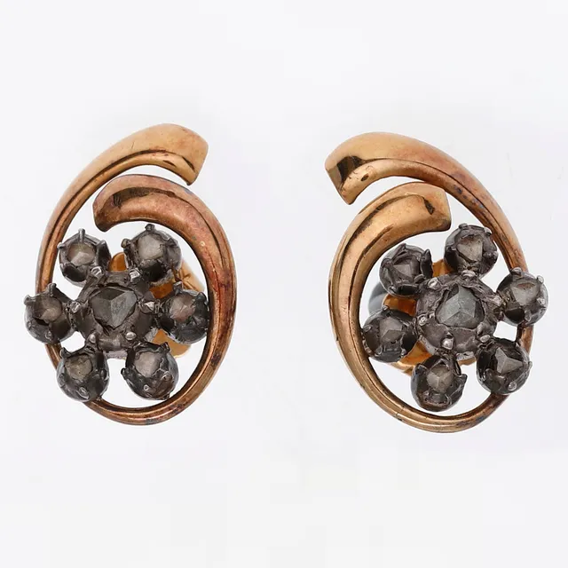 Diamonds floral earrings, 19th Century.
