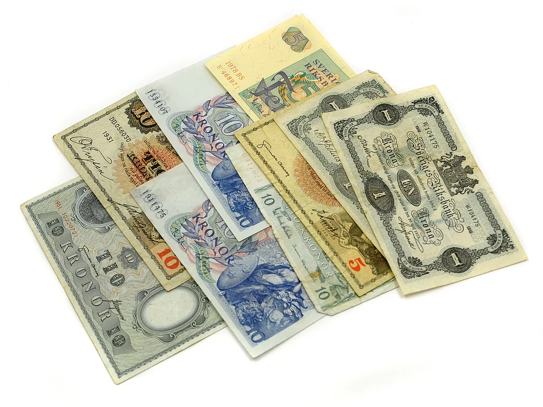 11 SEDLAR, 5 st 10 Kronor, 4 st 5 Kronor, 2 st 1 Krona, 1918-1981, kvalité ca 01-1. — Mynt/Sedel — Kaplans