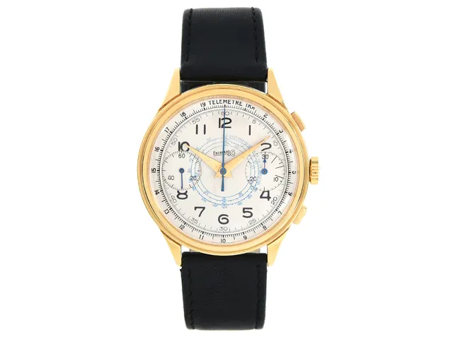 EBERHARD & Co., "Telemetre", Cal Valjoux 65, Boett nr. 225670, kronograf, herrur, 40 mm, 18K guld, manuell, plexiglas, enknappskronograf med stoppknapp, läderband, ca 1960.
