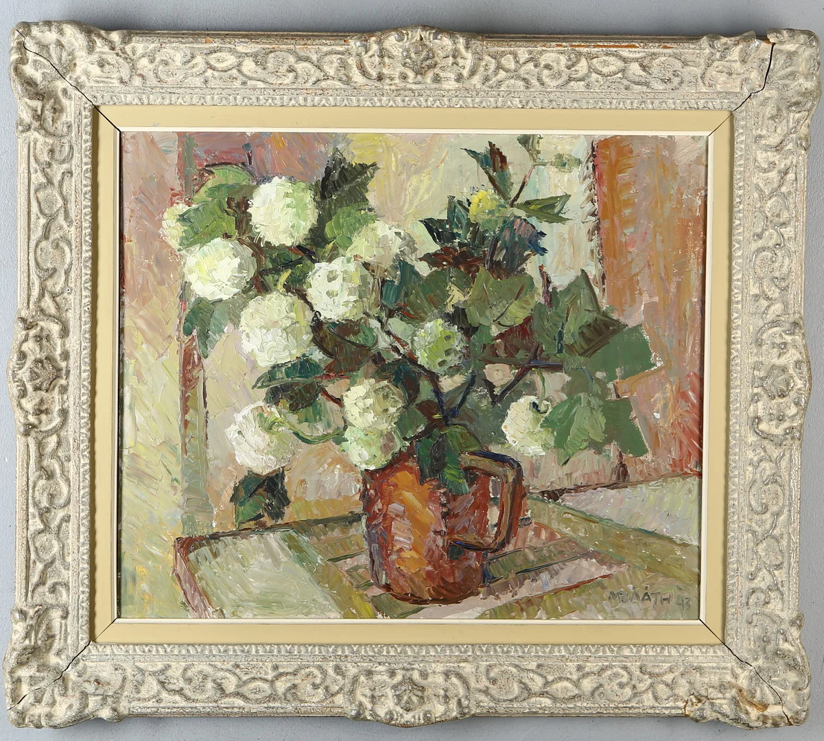 MAJA BÅÅTH (SVERIGE 1883-1984). Olja på pannå, blomsterstilleben, signerad och daterad -43. — Paintings — Auktionshuset Kolonn