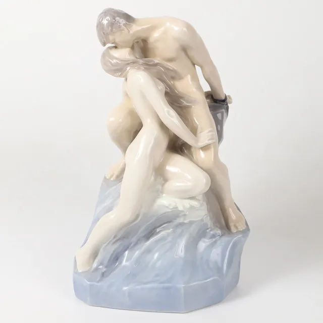 THEODOR LUNDBERG. Skulptur, "Kyssen", porslin, Royal Copenhagen, Danmark.