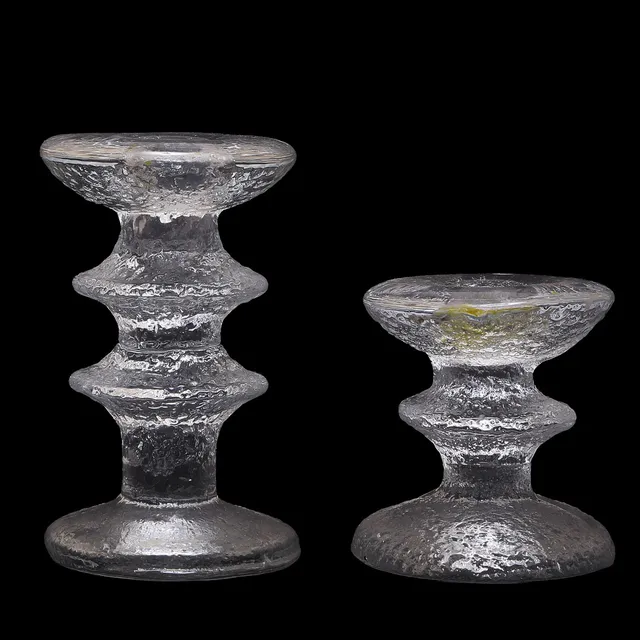 TIMO SARPANEVA. TVÅ LJUSSTAKAR "FESTIVO", IITTALA FINLAND, SIGNERADE.
