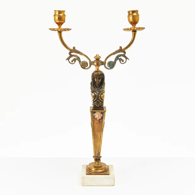 KANDELABARAR, empirestil, 1800-tal, stomme i mässing, sockel i marmor, för 2 ljus.