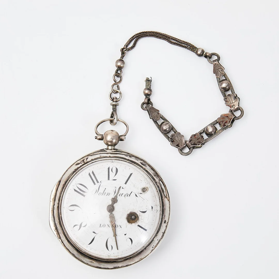 FICKUR, John Ward, London, sekelskiftet 17/1800-tal, emaljerad urtavla, saknar nyckel. — Pocket & Stop Watches — Stockholms Auktionsverk Sickla