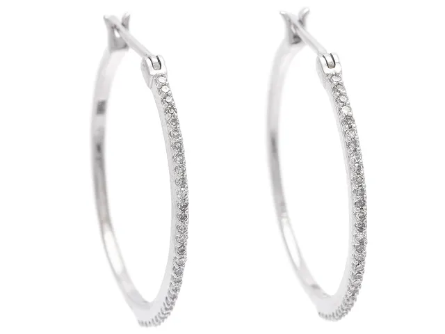 ÖRHÄNGEN, 18K vitguld, 62 åttkantslipade diamanter ca 0,20 ctv, ca W-Cr(H-J)/SI, diameter 26 mm, vikt 3,9 g, några med nagg.