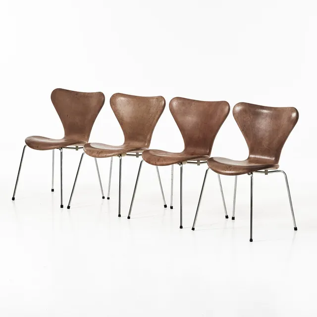 ARNE JACOBSEN. Stolar, 4 st, "Sjuan", Fritz Hansen.