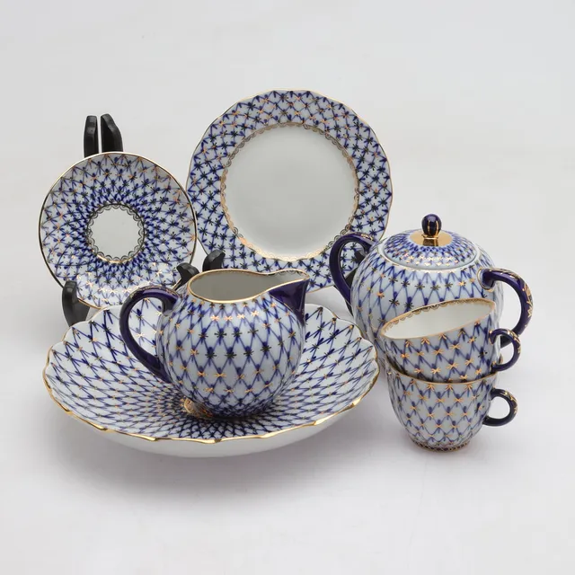 KAFFESERVIS, ca 39 delar, porslin, "Cobalt net", Lomonosov, USSR, 1900-talets andra hälft.