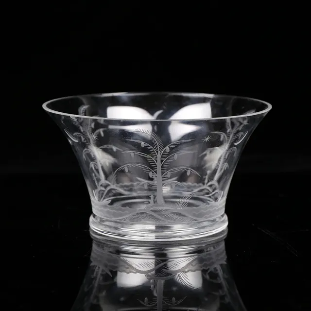 EDWARD HALD. Skål med dekor, glas, Orrefors, signerad.