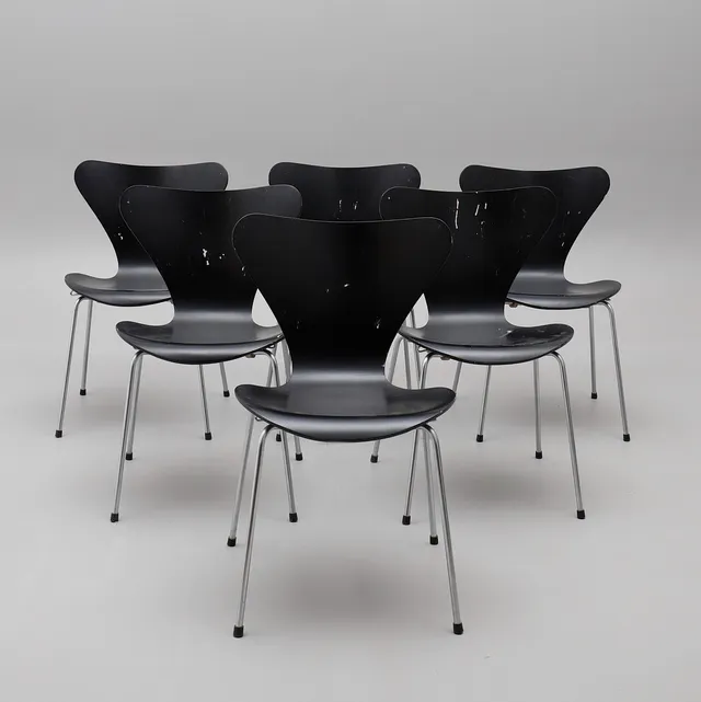 ARNE JACOBSEN. STOLAR "SJUAN", SEX STYCKEN, FÖR FRITZ HANSEN, DANMARK 1972.