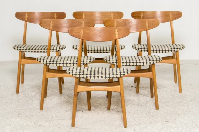 Hans J. Wegner. A set of six chairs model CH-23