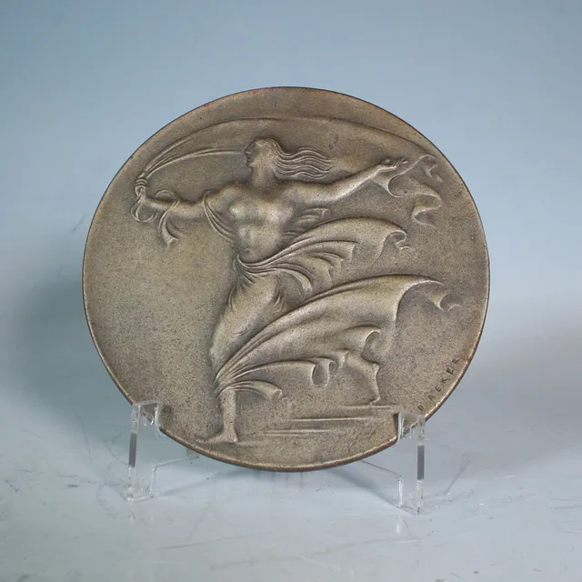 ARNO BREKER (1900-1991). Medaille, '' Allegorie auf die Hoffnung/Tanzende Nymphe '' Eisenguss. Gießerstempel Firma Buderus.