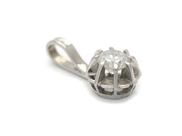 ENSTENSHÄNGE, 18K vitguld, briljantslipad diamant 0,16 ct, ca W/VS, vikt 0,4 g.