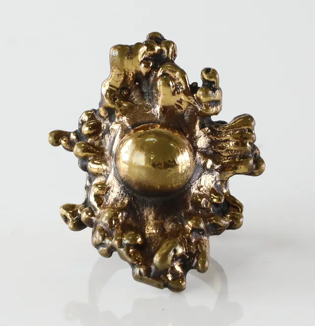 PENTTI SARPANEVA. ring, brons, Finland, signerad.