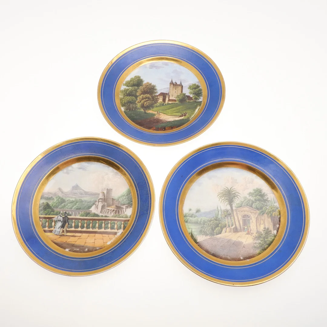 A SET OF THREE LATE 19TH CENTURY SEVRES STYLE CABINET PLATES. — European — Lawrences Auctioneers
