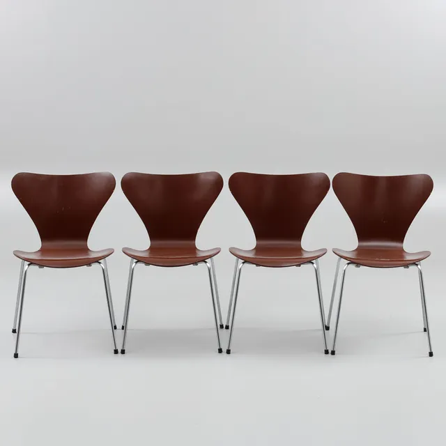 ARNE JACOBSEN. Stolar, "Sjuan", 4 st, Fritz Hansen, 1970-tal.