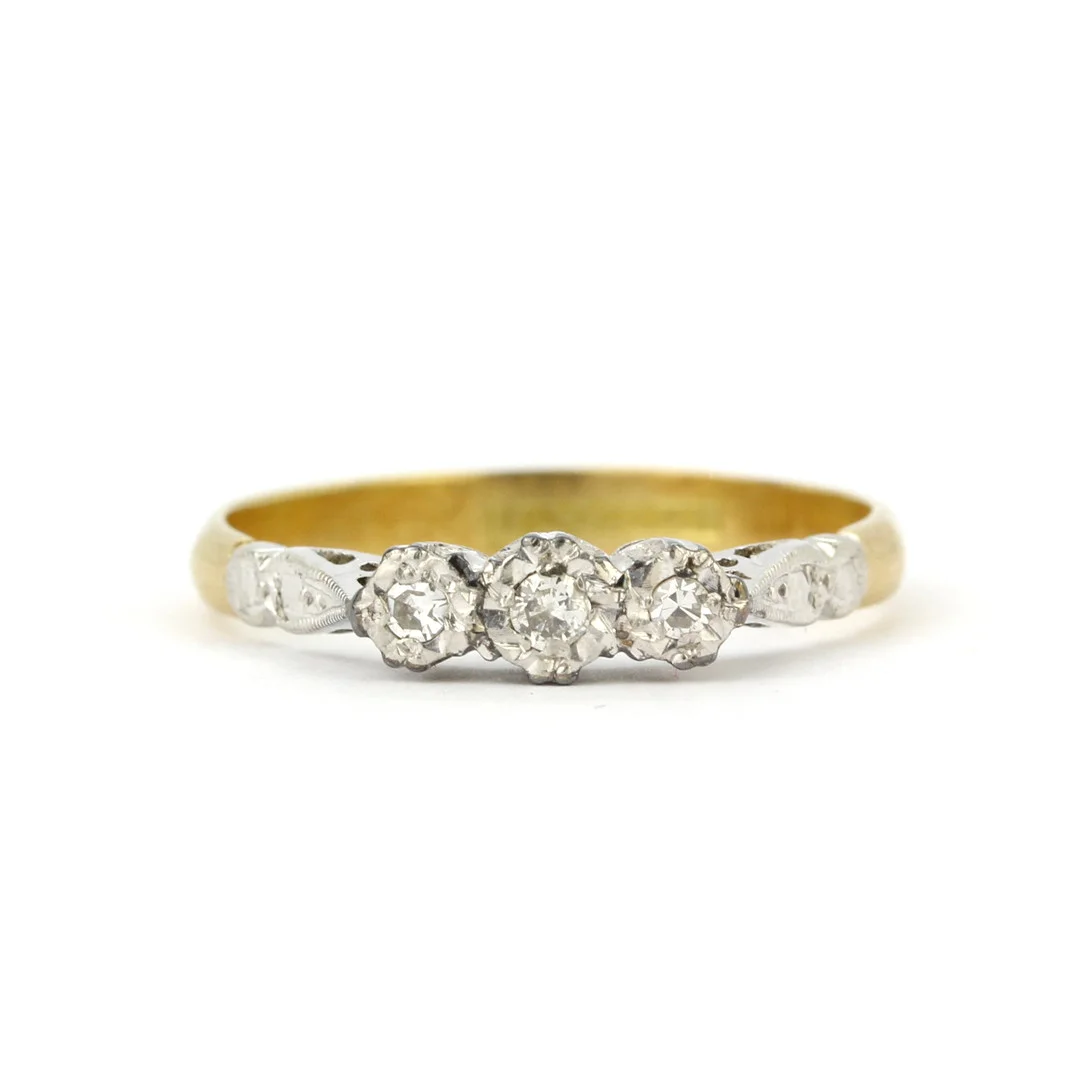 ANTIQUE 18CT YELLOW GOLD AND PLATINUM THREE STONE DIAMOND RING. — Rings — Chalkwell Auctions