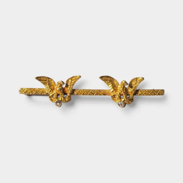 Broche en oro amarillo con diamantes.