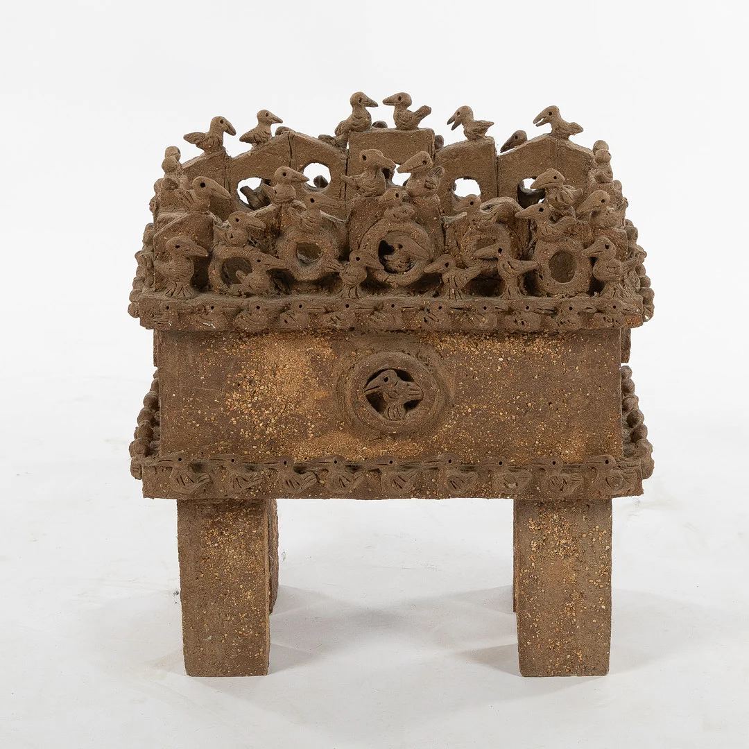 ASTRID ANDERBERG. Skulptur/ytterfoder, chamotte, signerad AA, egen verkstad, Bornholm. — European — Stockholms Auktionsverk Helsingborg