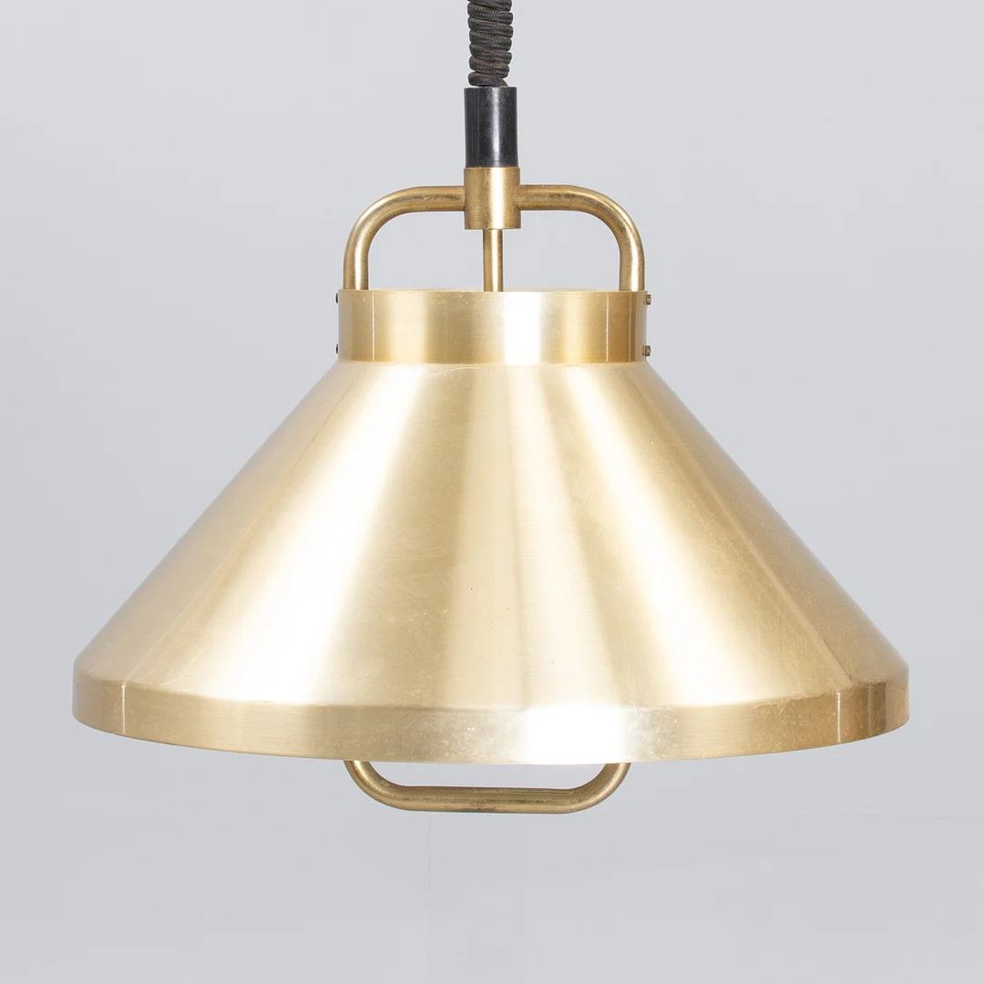 JO HAMMERBORG. Fog & Mørup, pendel/lampe, model 'Tarok', messing, 1960'erne, Danmark. — Ceiling lights — Sørensen Auktioner