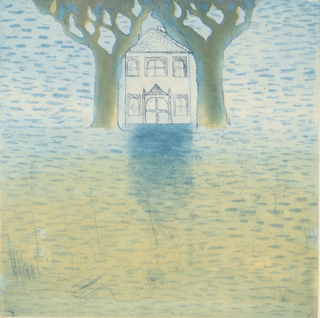 HELMTRUD NYSTRÖM. "Hus i Nevers", etsning, signerad 1976. — Engravings & Prints — Helsingborgs Auktionskammare