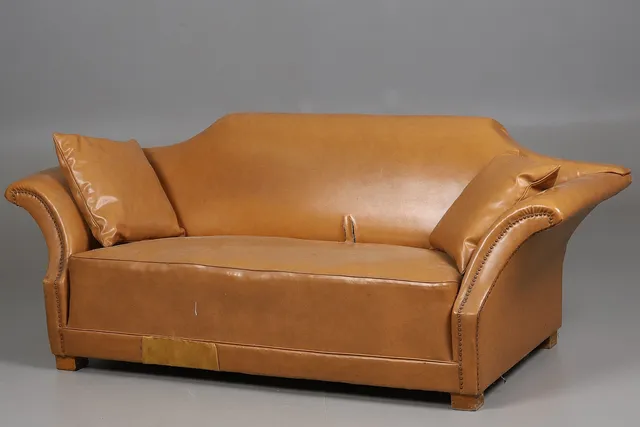 SKINNSOFFA , "Clubsoffa", Swedish modern, 1930-tal.