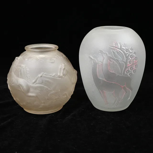 VASER, 2 st, glas, 1900-talets första hälft.