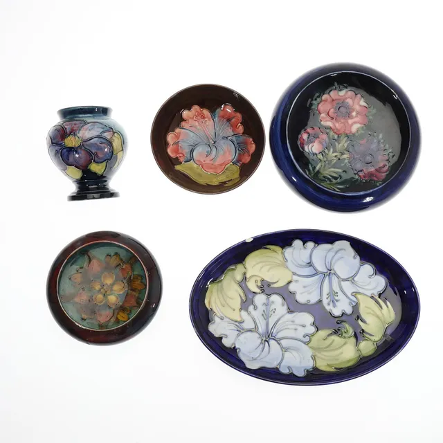 WALTER MOORCROFT PIECES, AND OTHER MOORCROFT. (5).