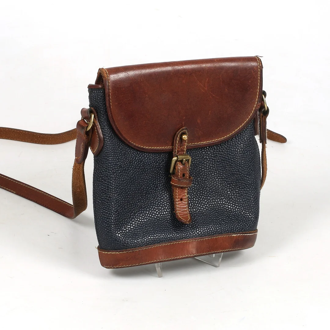 AXELREMSVÄSKA, Mulberry Company, England. — Vintage & Designer Fashion — Stadsauktion Sundsvall